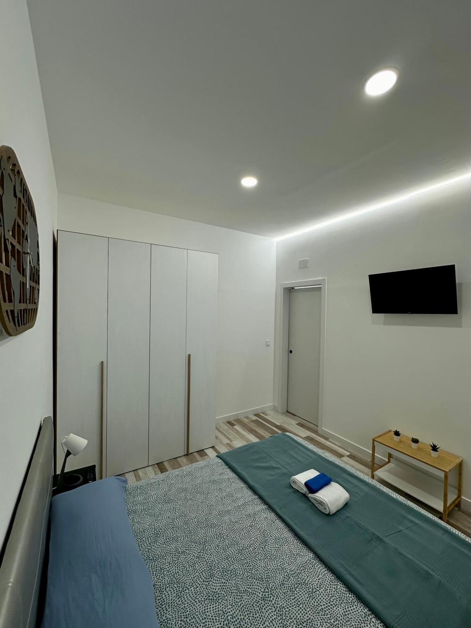 Alojamiento Fantasia Madrid Exterior photo